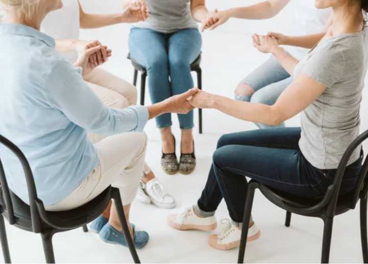 Evento de apoyo y ayuda emocional para mujeres en Concord