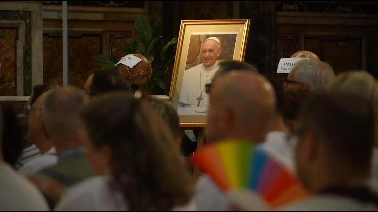 Thousands of LGBTQ+ Catholics attend jubilee at the Vatican