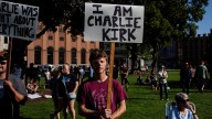 El funeral de Charlie Kirk congrega a más de 100.000 personas en un acto blindado por la seguridad nacional