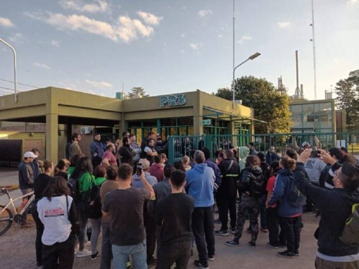 Trabajadores toman fábrica Petroquímica de Río Tercero