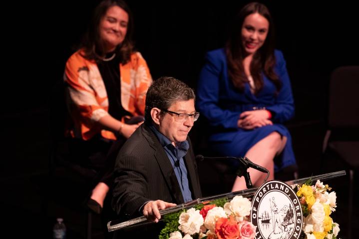 ‘Really stupid’: Portland councilor rebukes colleagues’ private group chats
