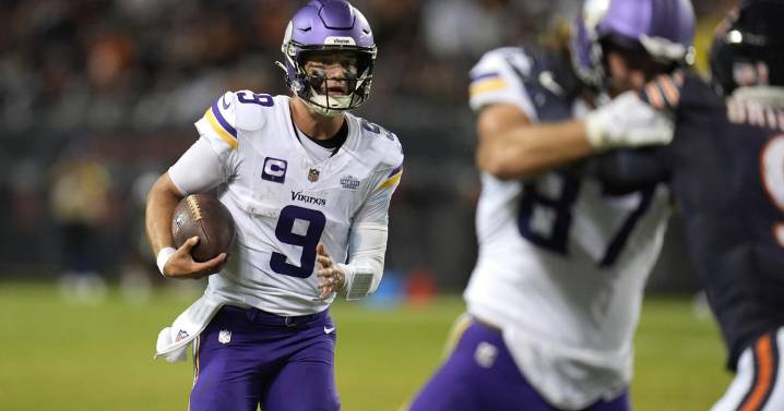 Vikings ground game gives McCarthy's debut a late and vital boost in opening victory vs. Bears