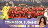 Polémica en el deporte: equipo sanciona a seis jugadores por una controvertida foto con estrella del cine para adultos