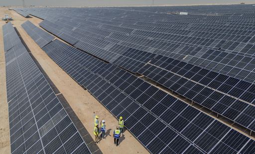 Inauguran primera planta solar a escala industrial de Irak para abordar crisis eléctrica