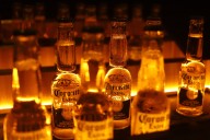 Profeco alerta sobre alto contenido de azúcar en cervezas mexicanas