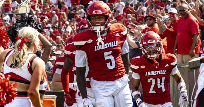CRAWFORD | Caullin the shots: Lacy’s big day carries Louisville past Bowling Green, 40-17