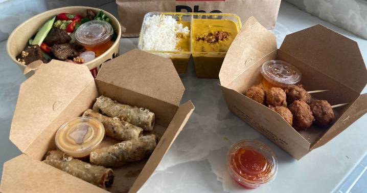 I try a big meal from Pho - and even the healthy stuff is delicious