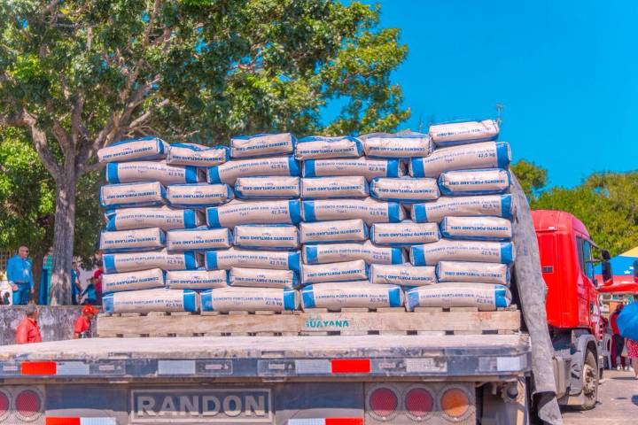 Venden cemento a precio justo a la parroquia Vista al Sol de Caroní