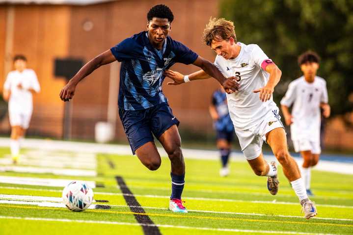 Top-ranked P-Central soccer blanks Loy Norrix to claim SMAC title, unbeaten season