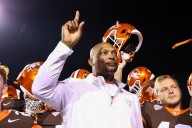 How an Ohio State legend is rejuvenating Bowling Green football: Viral cat, coaching greats and more