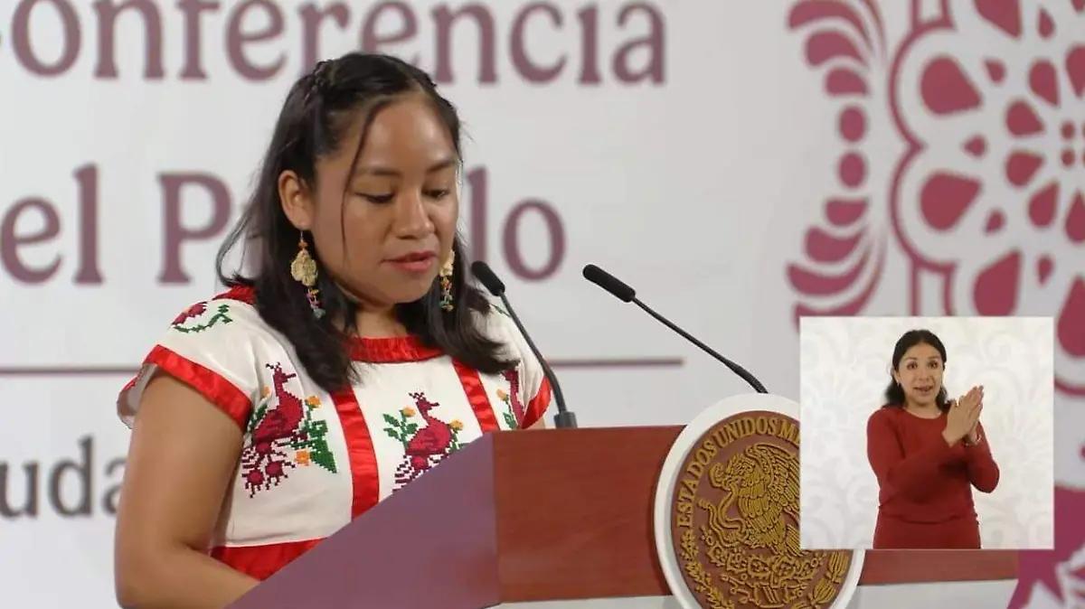 Joven de Cardonal, Hidalgo expone avances en traducción de Cartilla de Derechos de las Mujeres