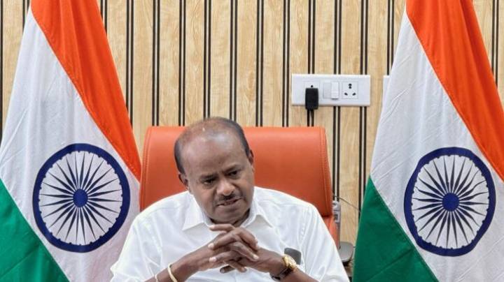 Union Minister Kumaraswamy Warns K’taka Govt Against Fight With Centre, Says Trust PM Modi
