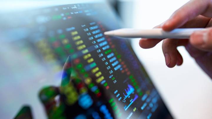 Investors remain ‘fixated’ on prospect of rate cuts