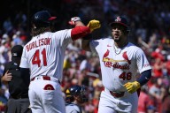 Deadspin | Brewers' magic number remains 1 after loss to Cards