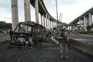Van 3 muertos y 70 lesionados por explosión de pipa de gas en puente de La Concordia