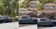 ¿Riesgo innecesario? Conductor intenta salvar camioneta de inundación de lodo en California