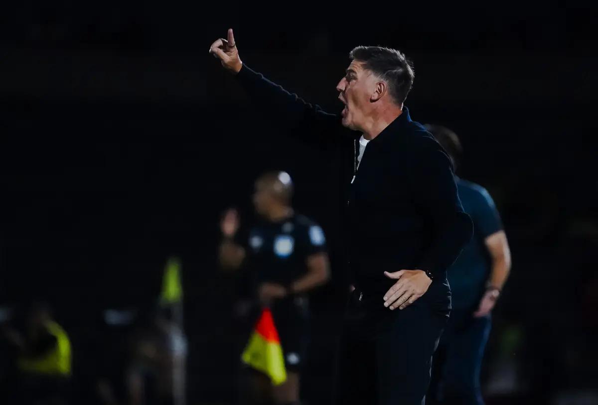 León se queda sin técnico: Berizzo renuncia tras fracaso en el Apertura 2025