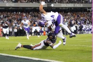 J.J. McCarthy debuta en triunfo de Minnesota 27