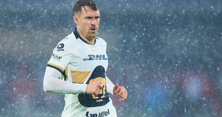 Un gol de Aaron Ramsey en Pumas reaviva la "maldición" tras la muerte de Giorgio Armani