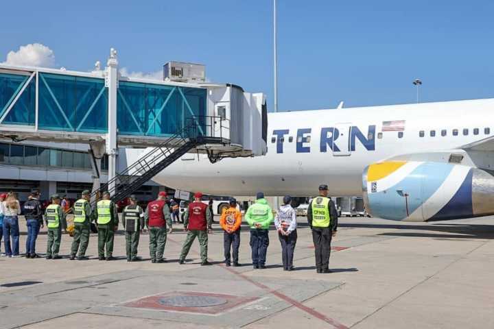 Llegó   vuelo de repatriación procedente de Estados Unidos  con 185 migrantes venezolanos a bordo