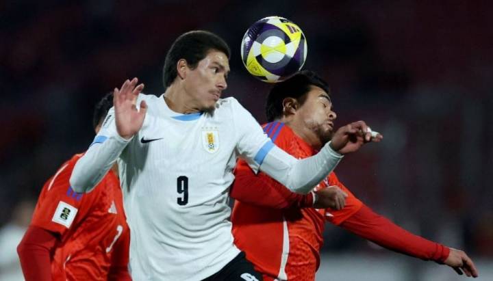 "Jugadorazo, el mejor": el futbolista de la Roja que 'flechó' a los hinchas de Uruguay