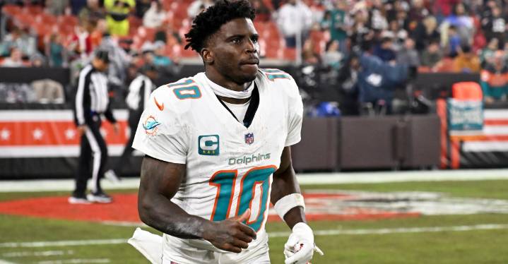 Keep Tyreek Hill away from the Steelers