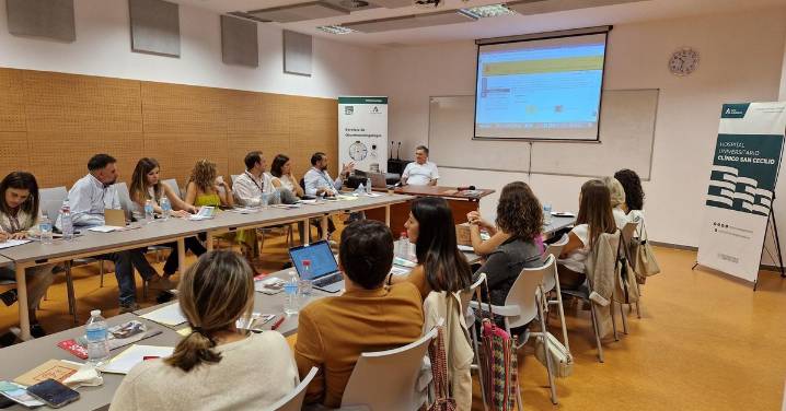 El Clínico San Cecilio acoge el II Simposio de los programas andaluces de implantes cocleares