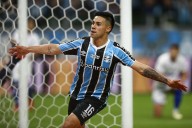 Alexander Aravena vuelve al gol en Brasil: así fue la anotación del chileno en el triunfo de Gremio