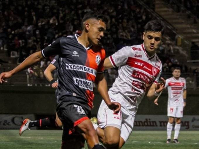 D. Copiapó dejó escapar la oportunidad de arrebatarle el liderato a la U. de Concepción tras empatar con D. Antofagasta