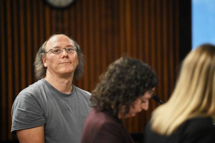Man admits in TV interview to killing and burying his parents