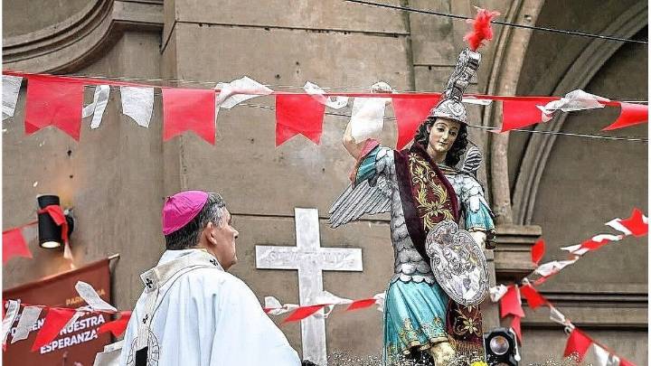 La comunidad católica de Paraná celebró a San Miguel Arcángel