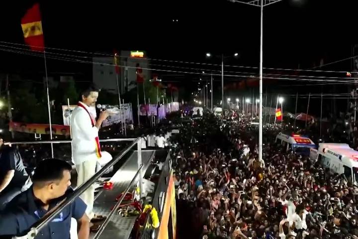 Tragedia en un acto político. Al menos 36 personas murieron por una estampida que se produjo en la India