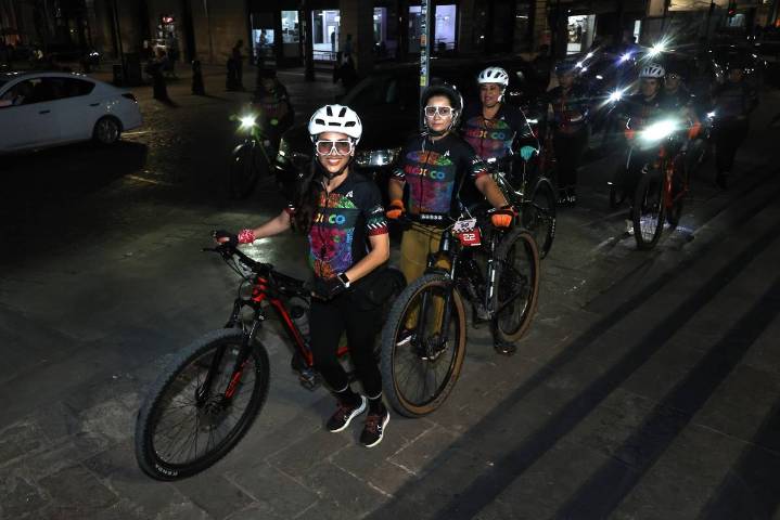 Saltillo: Hacen conciencia vial con rodada mujeres ciclistas