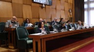 El Pleno de Zaragoza muestra su indignación por los fallos en las pulseras de protección