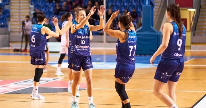 El Azulmarino comienza arrollando en Pamplona