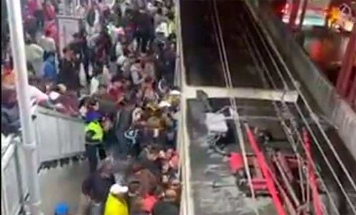 Avanza toda la Línea A del Metro tras bombear agua de vías
