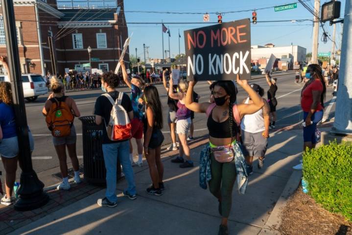 Kentucky's highest court strikes down a Lexington's ban on no-knock warrants