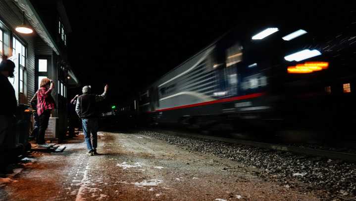 Amtrak trains from Michigan to Chicago to stop service for coal tower demolition. What to know