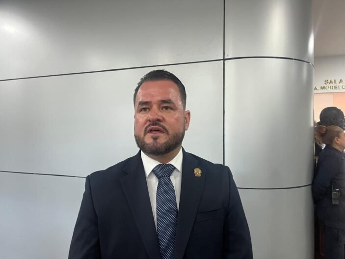 Se “piratea” Alex Domínguez propuesta de protocolo para maestros, acusa Oscar Avitia