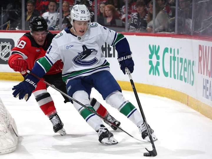 Vancouver Canucks hosting free live stream of prospects game tonight in Everett