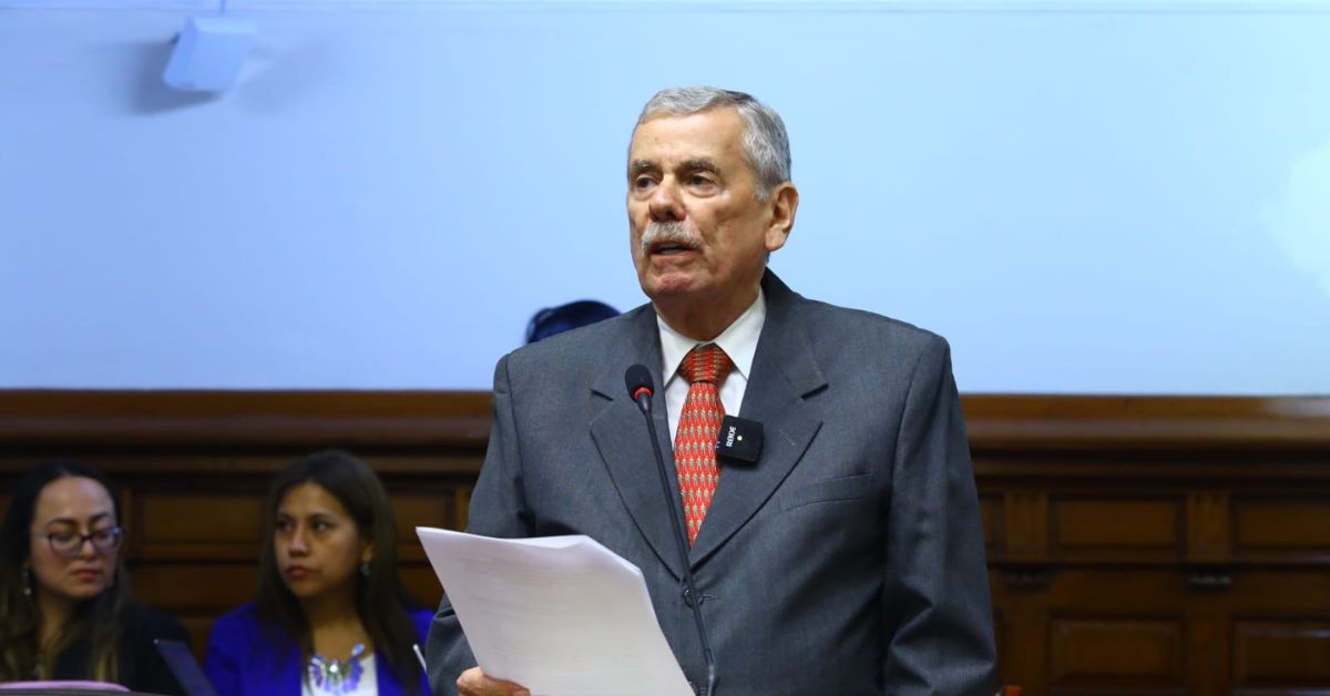 Rospigliosi critica a la Fiscalía por pedir 16 años de prisión contra Marino que defendió a mujer de robo