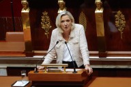 Marine Le Pen lamenta que Macron no quiera dimitir y pide legislativas anticipadas