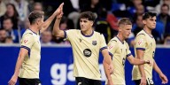 El Barcelona gana 3-1 al Real Oviedo y asecha la cima de LaLiga