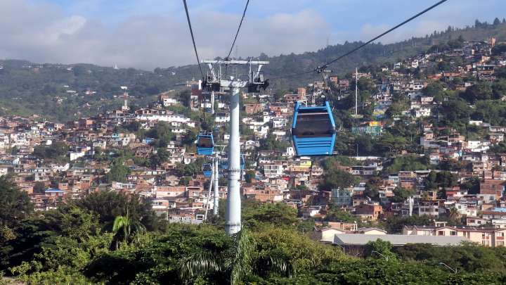 El MIO Cable en Cali: diez años de historia y empleo para la familia Marmolejo en la Comuna 20