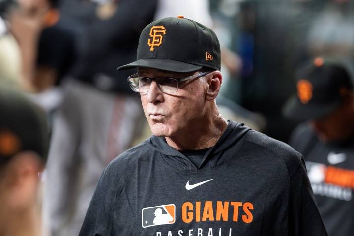 Deadspin | Giants fire manager Bob Melvin after two seasons