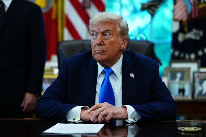 Trump prohíbe a diplomáticos iraníes comprar en Costco y adquirir productos de lujo