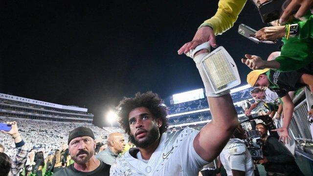 No. 2 Oregon rolling behind latest transfer QB in Dante Moore after standout effort at Penn State