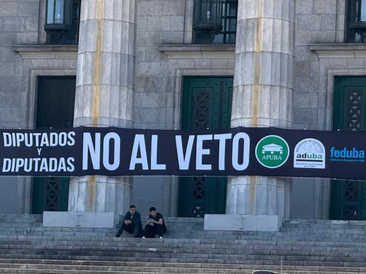 El Gobierno denunciará a las autoridades de la UBA por el cambio de su página web oficial con consignas contra el veto de Milei