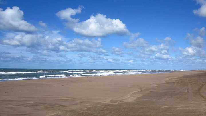Escapadas por Buenos Aires: el pueblo con una de las playas más solitarias y tranquilas