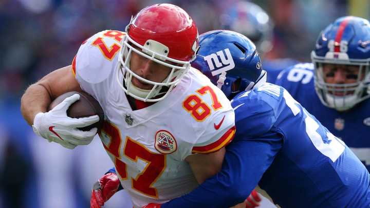 What channel is the NFL game on Sunday night? Chiefs at Giants TV, odds